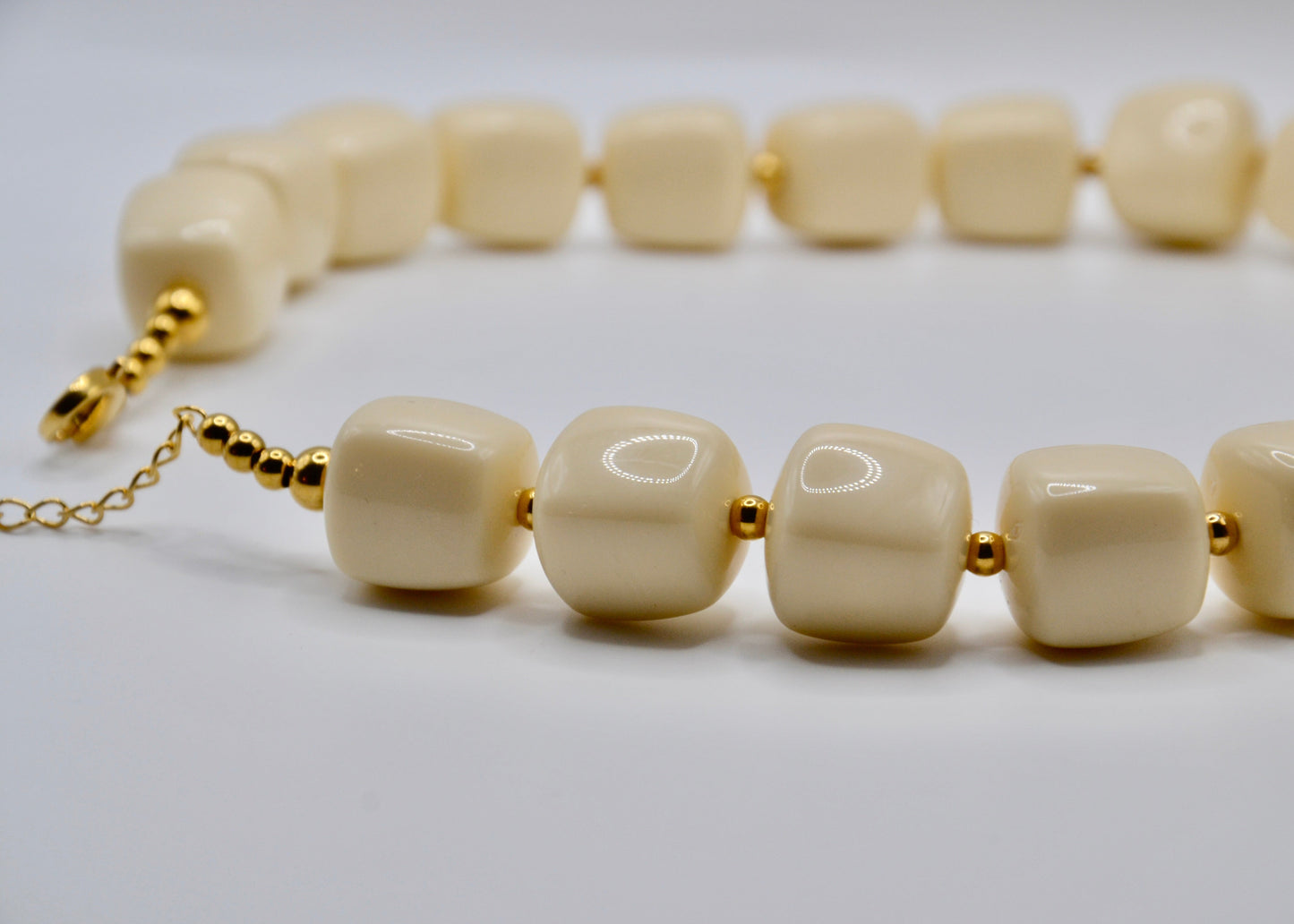 Colette Crème - Collier