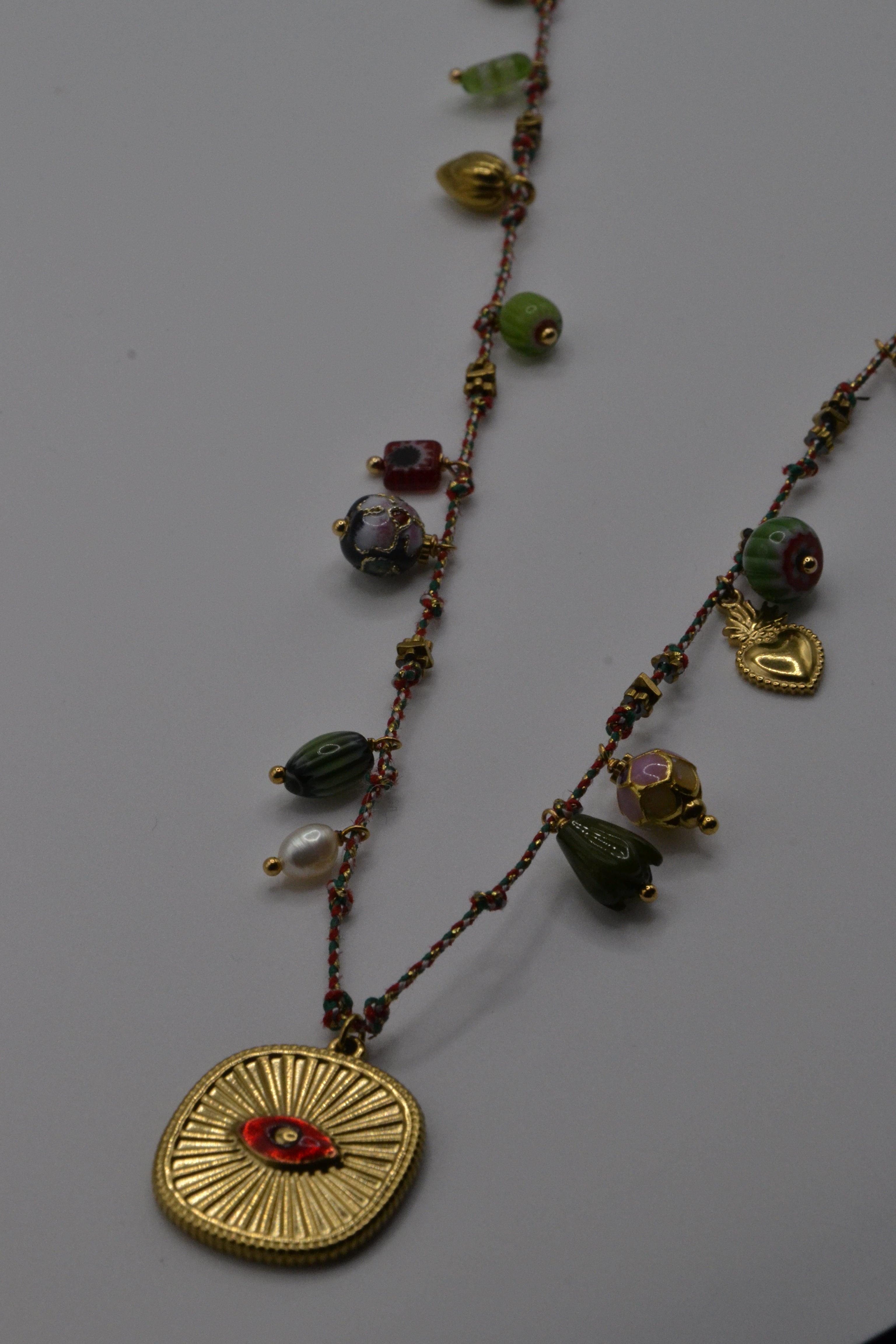 Collier sautoir charms rouge